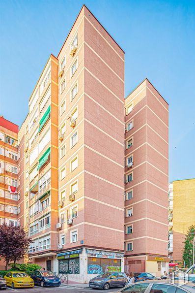 Local en alquiler y venta en Calle Priorato, 105, Leganés, Madrid, 28915 con edificio, coche, cielo, durante el día, propiedad, rueda, ventana, rascacielos, neumático y bloque de pisos alrededor