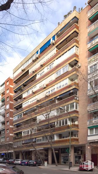 Oficina en alquiler en Calle Poeta Joan Maragall , Tetuán, Madrid, 28020 con ventana, edificio, madera, bloque de pisos, accesorio, rectángulo, diseño urbano, condominio, material de construcción y fachada alrededor