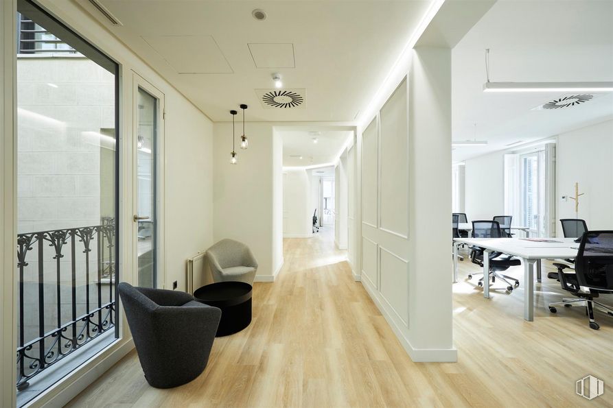 Oficina en alquiler en Calle Jorge Juan, 35, Salamanca, Madrid, 28001 con silla, mesa, alumbrado, mueble, edificio, accesorio, madera, hall, interiorismo y suelo alrededor