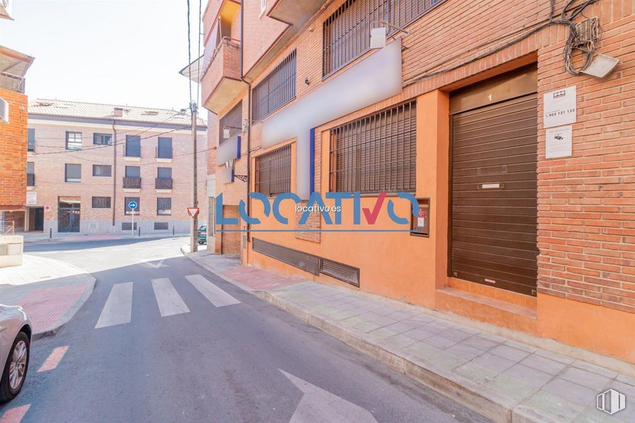 Oficina en alquiler y venta en Zona Centro, Galapagar, Madrid, 28260 con ventana, edificio, durante el día, propiedad, infraestructura, superficie de la carretera, asfalto, ladrillo, barrio y casa alrededor