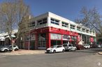 Oficina en alquiler en Vía Complutense, Alcalá de Henares, Madrid, 28805 con coche, luz de estacionamiento, neumático, cielo, rueda, propiedad, edificio, vehículo, árbol y neumático de automoción alrededor