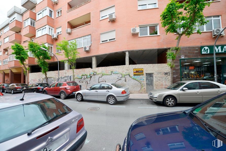 Local en venta en Calle Cristo Salud, 30, Valdemoro, Madrid, 28342 con coche, edificio, luz de estacionamiento automotriz, vehículo terrestre, vehículo, propiedad, fotografía, ventana, infraestructura y vehículo motorizado alrededor