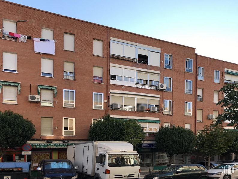 Local en venta en Calle Alicante, 9, Getafe, Madrid, 28903 con coche, camión, edificio, vehículo terrestre, rueda, neumático, ventana, vehículo, cielo y vehículo de motor alrededor