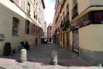 Retail for sale at Calle Limón, Centro, Madrid, 28015 with building, window, property, sky, infrastructure, road surface, neighbourhood, alley, public space and road around