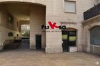 Local en venta en Calle Duque de Alba, Ávila, 05001 con ventana, puerta, edificio, accesorio, fuente, bienes raíces, fachada, casa, suelo y ciudad alrededor