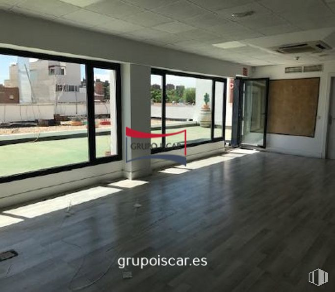 Oficina en venta en Calle Miguel Fleta, 8, San Blas - Canillejas, Madrid, 28037 con ventana, accesorio, diseño de interiores, piso, sombra, suelo, vidrio, techo, edificio y pasillo alrededor