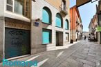 Retail for rent at Calle San Millán, Ávila, 05001 with window, sky, building, brick, road surface, urban design, neighbourhood, door, real estate and flooring around