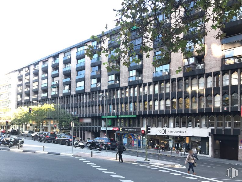 Local en venta en Paseo Habana, Chamartín, Madrid, 28036 con coche, edificio, propiedad, rueda, ventana, neumático, infraestructura, cielo, encendiendo y arquitectura alrededor