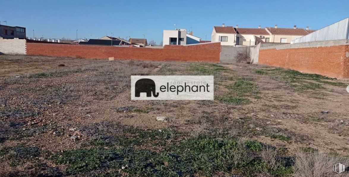 Land for sale at Calle Ruidera, 12, Villafranca de los Caballeros, Toledo, 28053 with sky, property, building, land lot, plant, grass, window, rural area, landscape and plain around