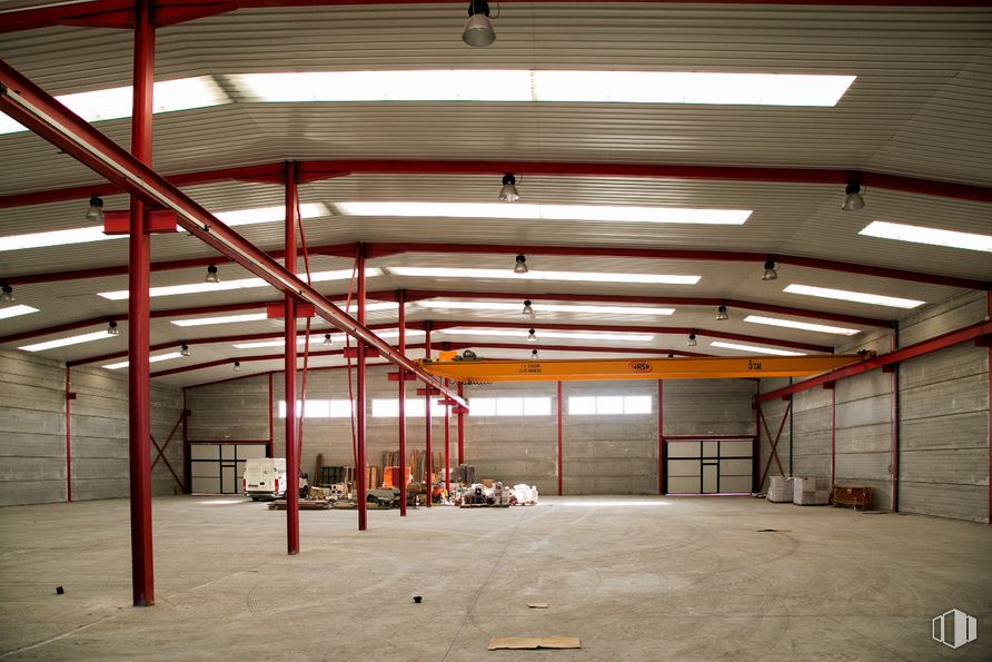 Industrial for sale at Calle Fernando III El Santo, 5, Talavera de la Reina, Toledo, 45600 with building, fixture, hall, shade, floor, parking, beam, flooring, composite material and concrete around