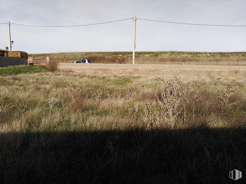 Industrial for sale at Nave Blascosancho, Blascosancho, Ávila, 05290 with sky, plant, cloud, natural landscape, grass, grassland, horizon, road, plain and landscape around