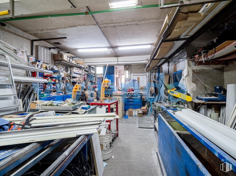 Local en venta en Calle Pablo Serrano, Hortaleza, Madrid, 28043 con ingeniería, máquina, metal, techo, taller, fábrica, acero, aluminio, industria y venta al por menor alrededor