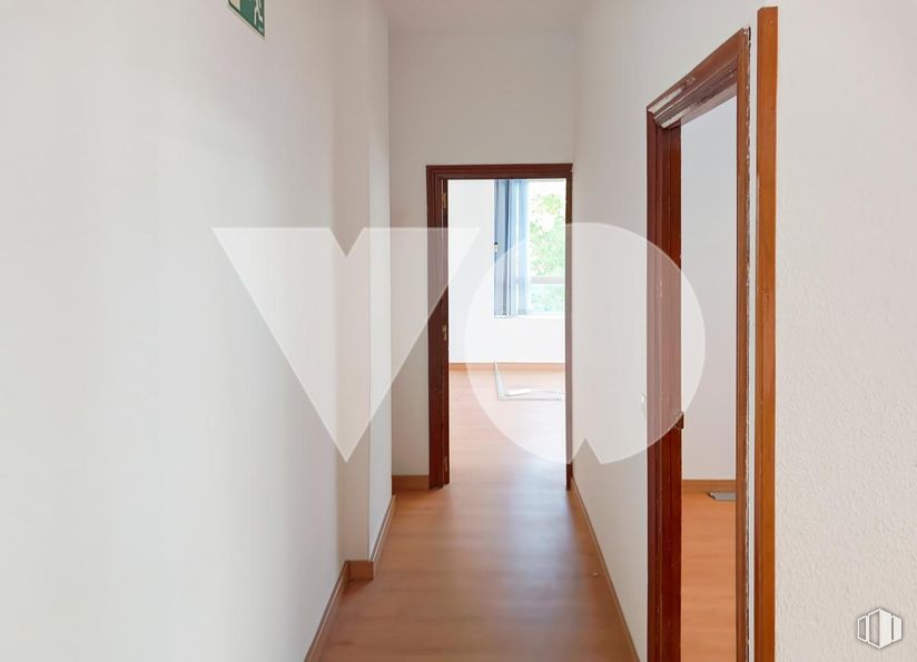 Office for sale at Carretera Canillas, Hortaleza, Madrid, 28043 with flooring, floor, wood, wood flooring, interior design, door, room, apartment, laminate flooring and hardwood around