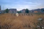 Land for sale at Zona Reyes Católicos, Talavera de la Reina, Toledo, 45600 with building, sky, plant, cloud, natural landscape, land lot, tree, street light, grass and plain around