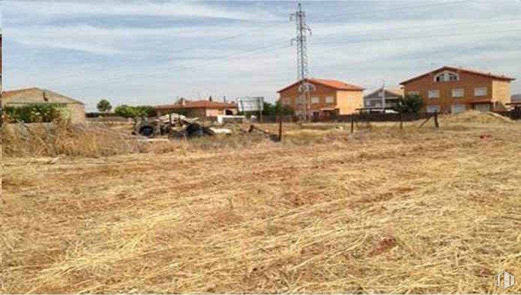 Suelo en venta en Calle Molina, Yunquera de Henares, Guadalajara, 19210 con casa, cielo, nube, planta, edificio, lote de tierra, agricultura, paisaje, árbol y hierba alrededor