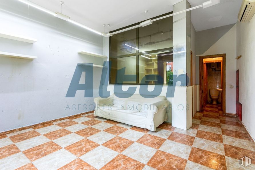 Local en venta en Paseo Pontones, Arganzuela, Madrid, 28005 con sofá, propiedad, edificio, confort, madera, interiorismo, hall, suelos, suelo y accesorio alrededor