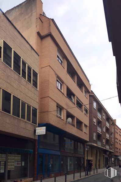 Retail for sale & for rent at Calle Cerería, 10, Talavera de la Reina, Toledo, 45600 with building, sky, window, property, cloud, urban design, condominium, neighbourhood, house and street light around