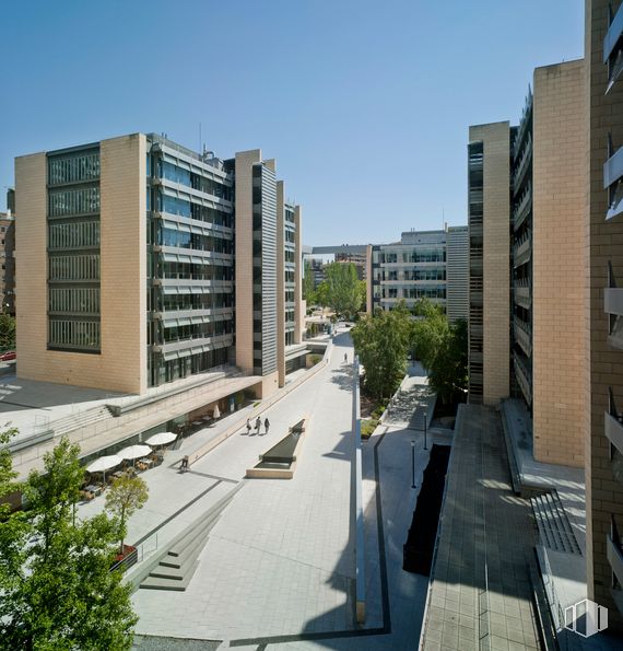 Oficina en alquiler en Calle Serrano Galvache, 56, Ciudad Lineal, Madrid, 28033 con edificio, tiempo de día, ventana, rascacielos, cielo, bloque de pisos, diseño urbano, condominio, barrio residencial y bienes raíces alrededor