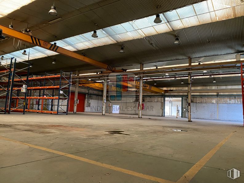 Nave en alquiler y venta en Zona Industrial Arganda, Arganda del Rey, Madrid, 28500 con edificio, accesorio, piso, material compuesto, pasillo, viga, techo, ciudad, hormigón y aparcamiento alrededor