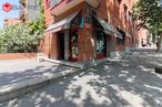 Retail for sale at Calle Avena, Usera, Madrid, 28026 with building, daytime, window, road surface, leaf, plant, asphalt, tree, urban design and sidewalk around