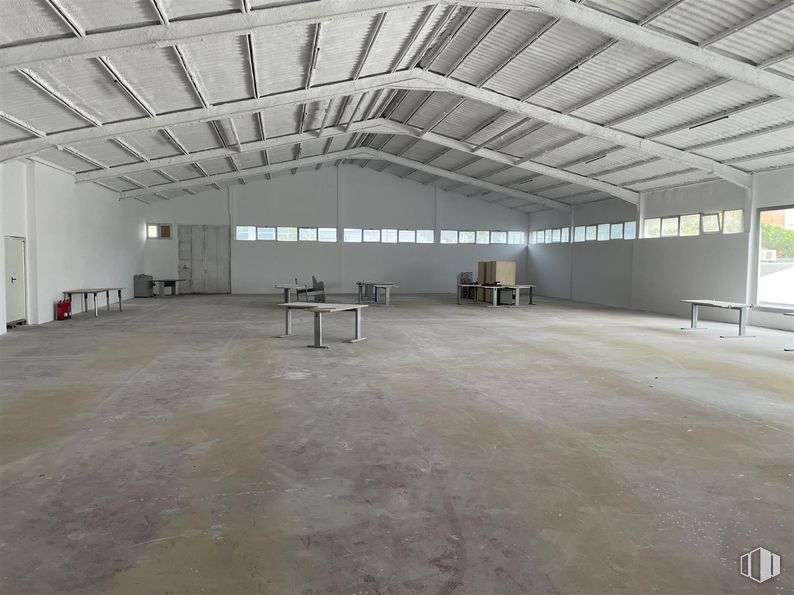 Nave en alquiler en Zona Industrial, Alcobendas, Madrid, 28108 con hall, suelo, suelos, pabellón, techo, ingeniería, hormigón, material compuesto, sombra y edificio alrededor