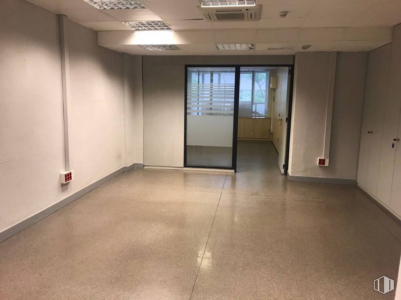 Oficina en alquiler y venta en Calle José Abascal, Chamberí, Madrid, 28003 con mediante, edificio, accesorio, entrada, madera, piso, suelo, casa, ventana y madera dura alrededor