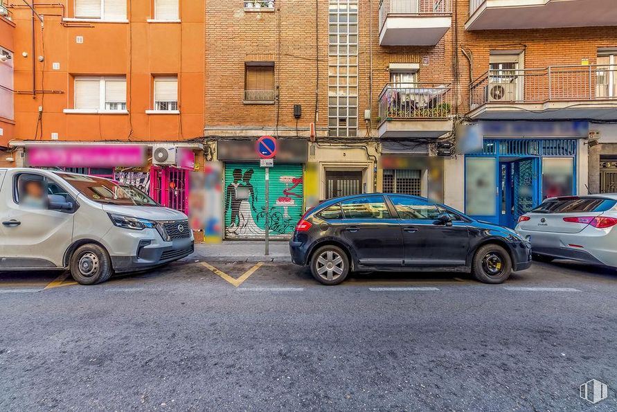 Retail for sale at Calle Ferroviarios, Usera, Madrid, 28026 with window, wheel, tire, car, land vehicle, vehicle, motor vehicle, building, automotive design and automotive lighting around