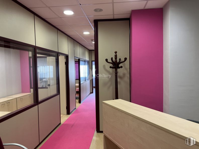 Oficina en venta en Zona Európolis, Las Rozas de Madrid, Madrid, 28230 con edificio, interiorismo, morado, arquitectura, suelos, suelo, pared, propiedad material, magenta y techo alrededor