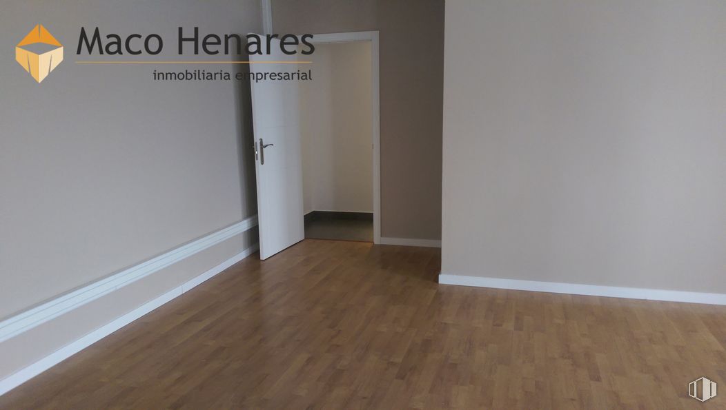 Industrial for rent at Carretera Loeches, Torrejón de Ardoz, Madrid, 28850 with door, wood, flooring, floor, fixture, wood stain, laminate flooring, hall, building and hardwood around