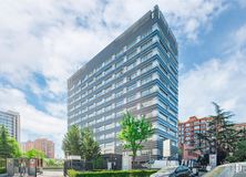 Office for rent at Edificio Euromor, Avenida Burgos, 16 D, Chamartín, Madrid, 28036 with car, building, cloud, sky, daytime, property, plant, skyscraper, tower and tree around