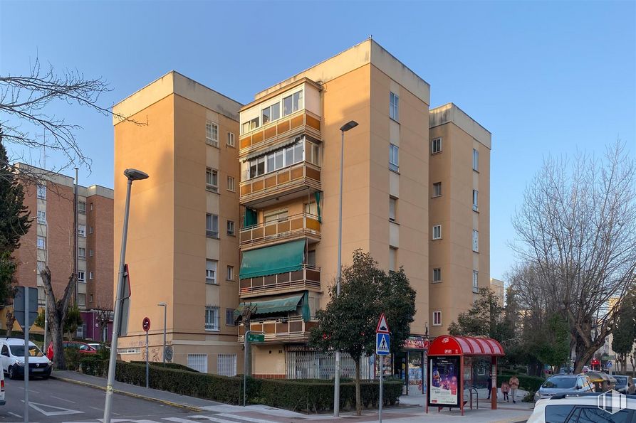 Local en alquiler en Zona La Espinilla - Parque Blanco, Coslada, Madrid, 28820 con edificio, coche, cielo, propiedad, ventana, árbol, vehículo, luz de la calle, diseño urbano y planta alrededor