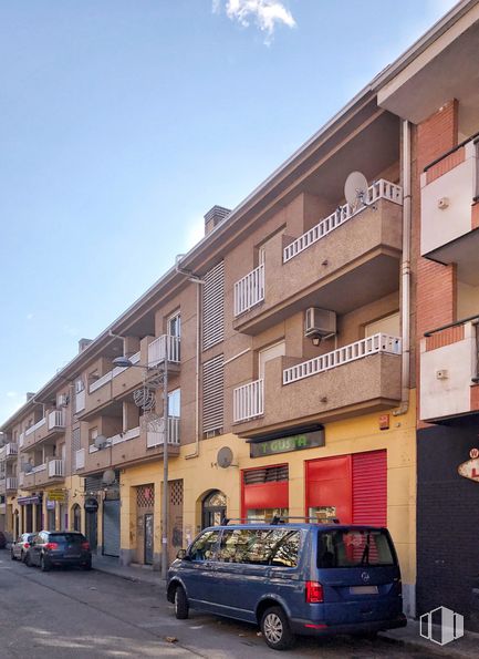 Local en venta en Calle Jacinto Benavente, 5, Villanueva de la Cañada, Madrid, 28691 con camioneta, neumático, rueda, coche, vehículo terrestre, luz de estacionamiento automotriz, nube, cielo, edificio y vehículo alrededor