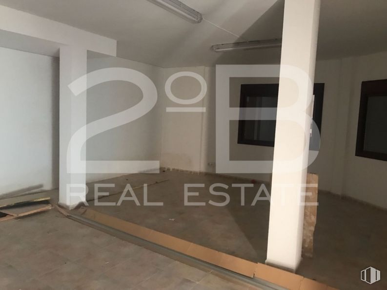 Local en venta en Calle Valencia, 15, Villacañas, Toledo, 45860 con edificio, madera, accesorio, suelo, piso, pasillo, bienes raíces, fuente, madera y techo alrededor