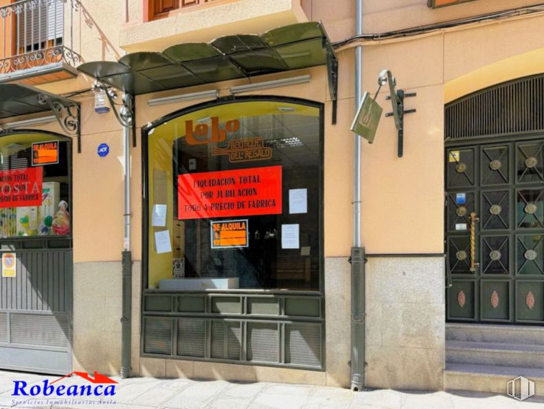 Retail for rent at Plaza Catedral, Ávila, 05001 with building, fixture, facade, door, font, awning, gas, city, window and street around