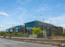 Office for sale at Natea Business Park, Avenida Industria, 4, Alcobendas, Madrid, 28108 with building, street light, cloud, sky, plant, road surface, asphalt, architecture, urban design and tower block around