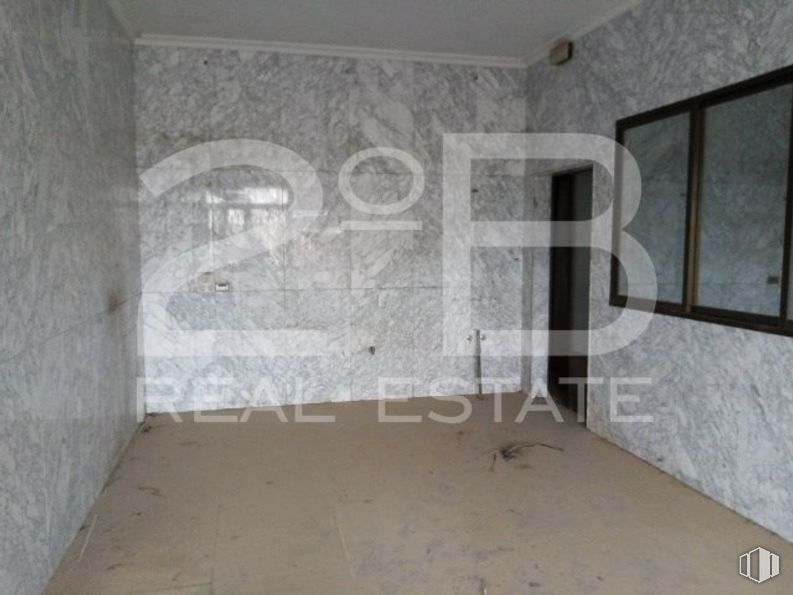 Industrial for sale at Casco urbano, La Puebla de Almoradiel, Toledo, 45840 with window, grey, building, floor, flooring, composite material, concrete, font, ceiling and plaster around