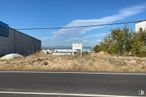 Land for sale at Carretera Méntrida a Ocaña, 52, Méntrida, Toledo, 45930 with building, cloud, sky, plant, road surface, asphalt, land lot, overhead power line, vehicle and electricity around