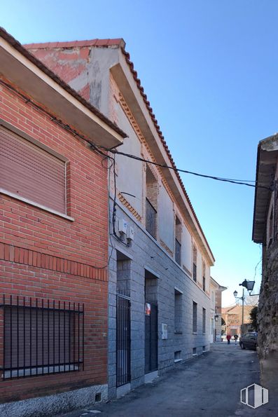 Retail for rent at Calle Visitación, 4, Chapinería, Madrid, 28694 with window, building, house, sky, road surface, wood, neighbourhood, fixture, facade and road around