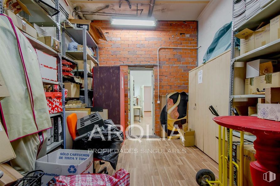 Oficina en venta en Calle Ferraz, Moncloa - Aravaca, Madrid, 28008 con persona, edificio, estantería, interiorismo, madera, suelo, suelos, casa, estante y puerta alrededor