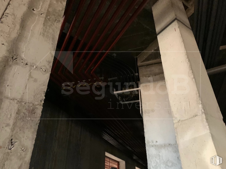 Retail for sale at Calle Ventanilla, 8, Colmenarejo, Madrid, 28270 with wood, building material, composite material, font, tints and shades, facade, city, symmetry, space and concrete around