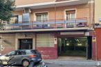 Industrial for rent at Calle Vizconde de Matamala, Salamanca, Madrid, 28028 with car, window, tire, wheel, vehicle, property, building, vehicle registration plate, residential area and neighbourhood around