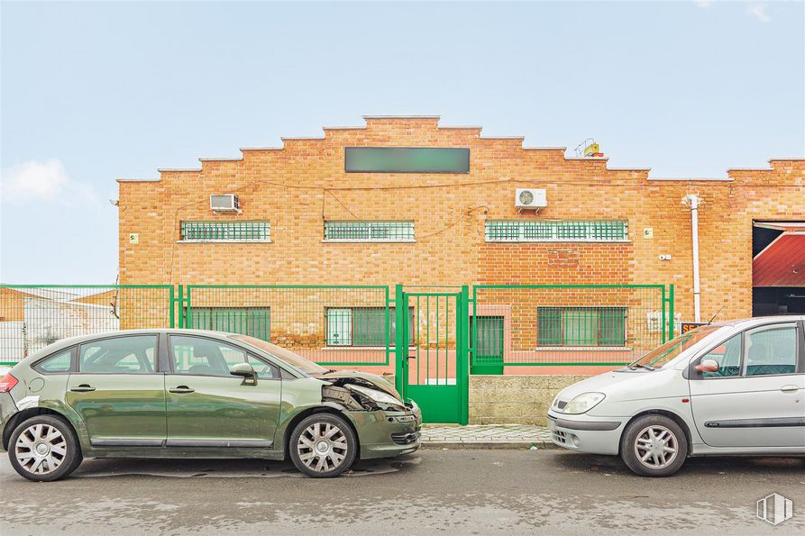 Nave en venta en Calle Jacinto Benavente, 7-9, Paracuellos de Jarama, Madrid, 28860 con coche, neumático, rueda, ventana, puerta, luz de estacionamiento, vehículo terrestre, vehículo, cielo y edificio alrededor