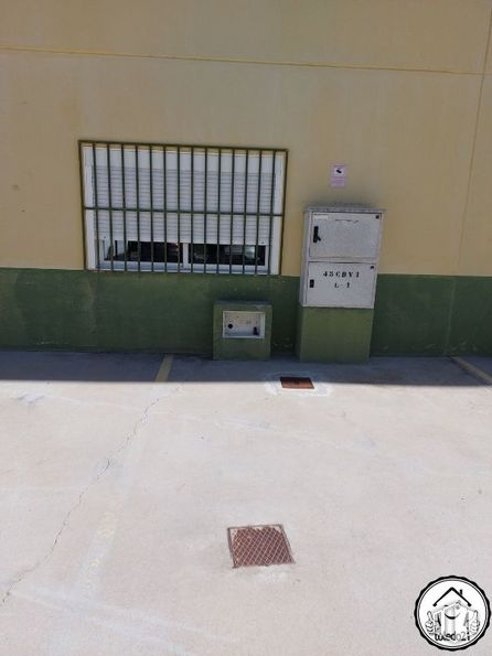 Industrial for sale at Camino Ciempozuelos, Seseña, Toledo, 45224 with window, clock, chair, floor, flooring, wood, table, gas, asphalt and road surface around