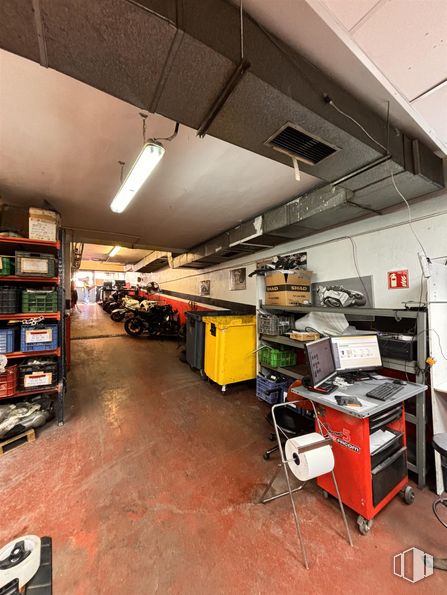 Industrial for sale at Calle Alejandro Morán, 20, Carabanchel, Madrid, 28025 with lighting, shelf, automotive design, interior design, floor, building, flooring, shelving, retail and engineering around