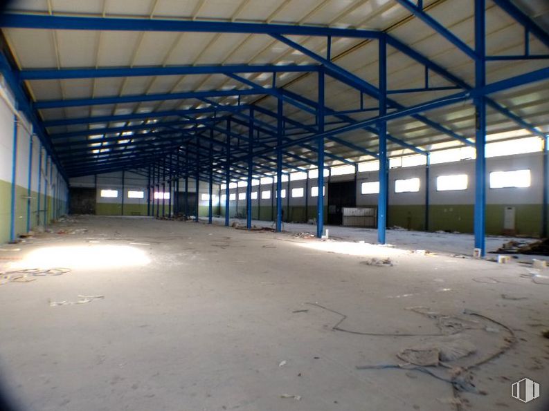 Industrial for sale at Carretera Madrid - Valencia, La Almarcha, Cuenca, 16740 with shade, beam, hall, building, composite material, gas, ceiling, fixture, metal and city around