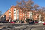 Local en venta en Calle Alcalá, San Blas - Canillejas, Madrid, 28027 con edificio, cielo, vehículo terrestre, rueda, coche, vehículo, ventana, árbol, infraestructura y superficie de la carretera alrededor