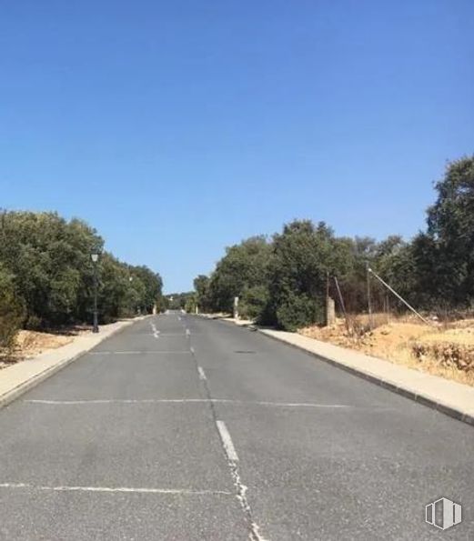 Land for sale at Calle Valdeolivas, Villa del Prado, Madrid, 28630 with sky, plant, infrastructure, road surface, asphalt, tree, tar, thoroughfare, natural landscape and road around