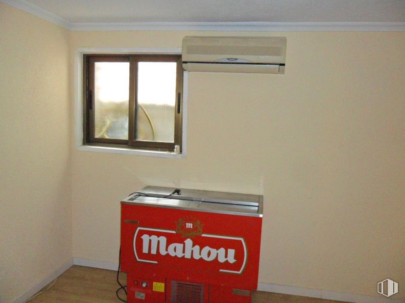 Local en venta en Calle Cerro de la Alcazaba, Puente de Vallecas, Madrid, 28053 con ventana, accesorio, contenedor de basura, pintura, suelo, piso, estaño, madera, gas y sistema de alarma contra incendios alrededor