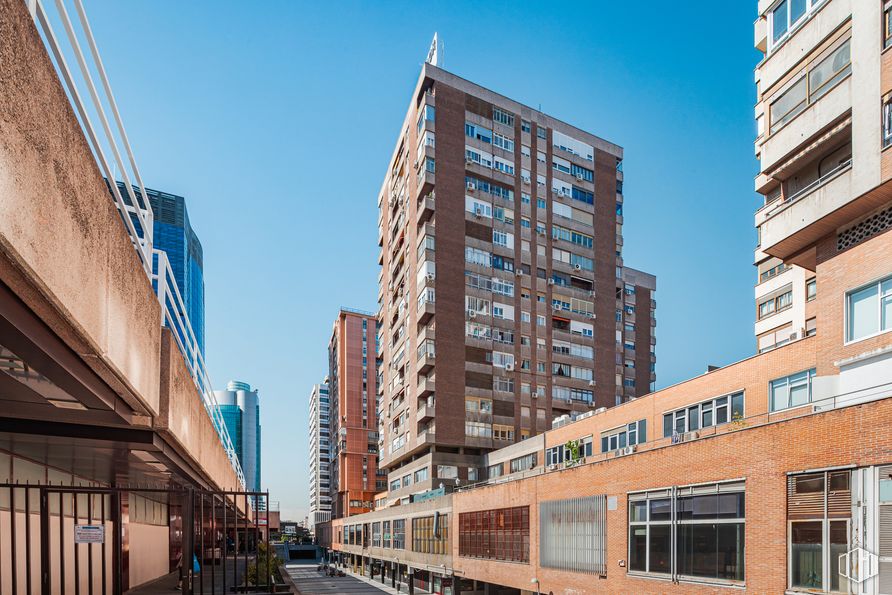 Oficina en alquiler en Calle Orense, 12, Tetuán, Madrid, 28020 con ventana, edificio, rascacielos, cielo, día, propiedad, infraestructura, casa, bloque de torre y diseño urbano alrededor