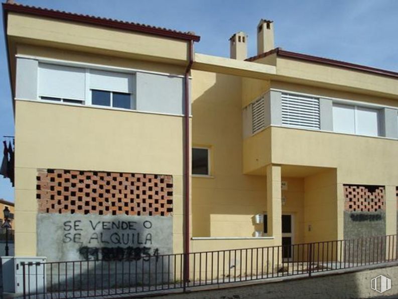 Retail for sale & for rent at Camino Caserío, 2, Torrecaballeros, Segovia, 40160 with window, building, sky, shade, fence, fixture, urban design, wood, house and condominium around